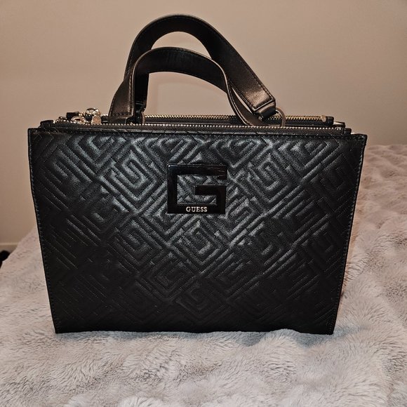 Guess purse New with Tags - Picture 1 of 7